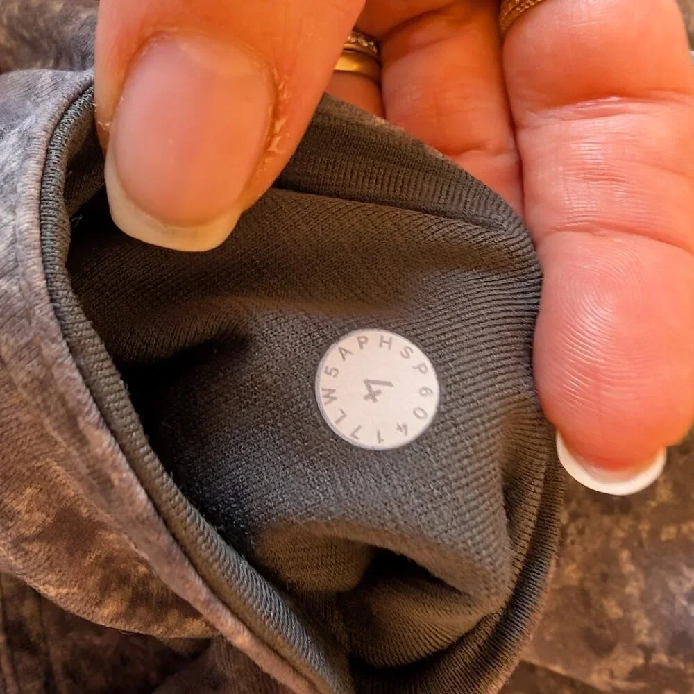 22🖤 Lululemon Align Gray Patterned Leggings — Size 4 🖤 - Picture 4 of 4